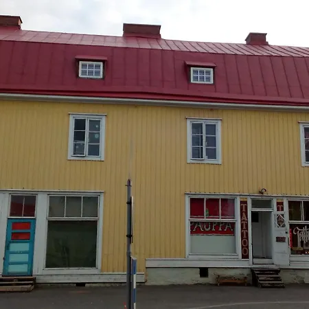 Pieni Asunto 25m2 Vanhassa Puukerrostalossa Min 2 Yoetae Lägenhet Tammerfors
