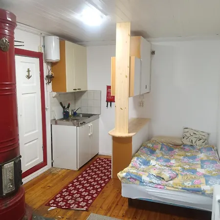 Pieni Asunto 25m2 Vanhassa Puukerrostalossa Min 2 Yoetae *